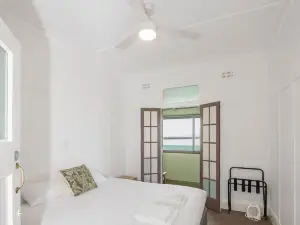 The Happy Pelican Harrington Hotel