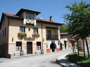 La Casona de Entralgo