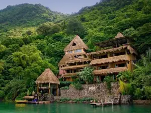 Laguna Lodge Eco-Resort & Nature Reserve