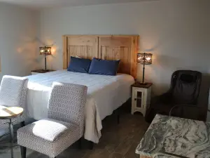 Columbine Inn