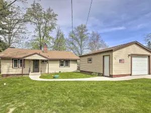 'Big Fish Bay Hideaway' Rice Lake Home w/ Dock