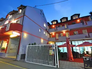 Hotel Millennium