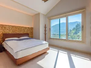 Songnim Hanok Village