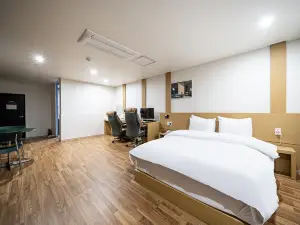 Iksan Business Hotel Raum Stay