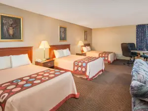Super 8 by Wyndham Centerville-Richmond