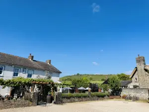 The Greyhound Inn
