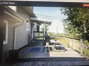 "Blue Bayou" Private Home Just Minutes from New Orleans