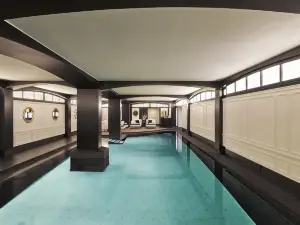 Hotel Barrière Fouquet's Paris