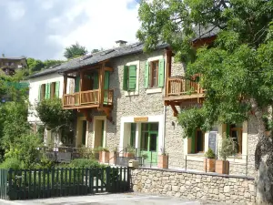 Gîte de Llo - 16 Chambres privées - Pdj Inclus