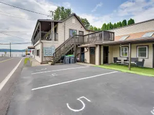 Second-Floor Harveys Lake Apartment with Deck!