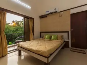 SaffronStays Ekaant, Vikramgad - Party-Perfect Pool Villa with Spacious Lawn