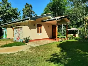 Kande Gedara Resort (කන්දෙ ගෙදර)