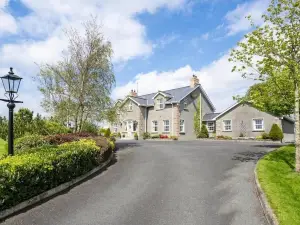 Drum Manor