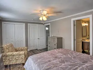 Updated Lake Erie Home about 34 Mi to Cedar Point!