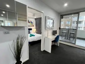 2Br Apt Gungahlin Square Luxe Super Central Wifi Wine Secure Parking