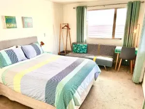 Stylish Self Contained Private Studio