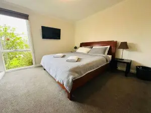 Serene Retreat Ideal Escape
