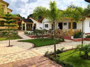 Villa Yisbel by Hospedify - Villa Con Piscina, Jacuzzi, Mesa de Billas, y Cancha de Basketball
