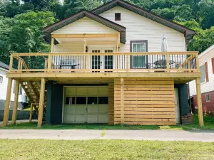 Riverfront Bungalow on the New River Dries