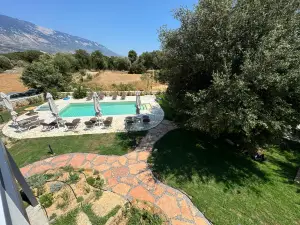 Aetheria villa extra long and flexy beds, up to 14