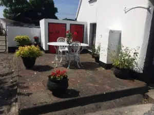 Cummins Cottages