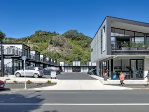 The Com Plex Motel