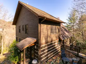 Charming Cabin with Pool Table and Scenic Deck - Cozy Mountain Retreat
