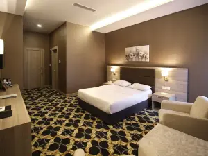 Hotel Excellence Inn
