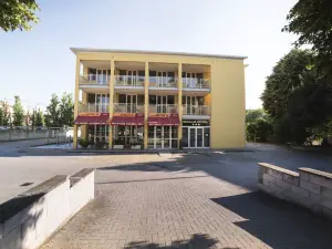 Hotel Giallo
