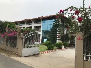 킹스 크라운 리조트 - 만다르마니