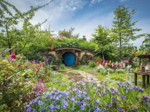 Hobbiton LakeSide Resorts