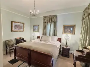 LaSalle Guest House