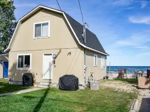 Beach Club of Oscoda - the Lakeshore Cottage