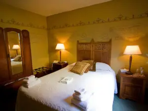 McMenamins Hotel Oregon