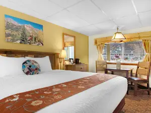 Box Canyon Lodge and Hot Springs