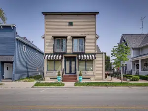 Elkhart Lake Vacation Rental 3 Mi to Road America!