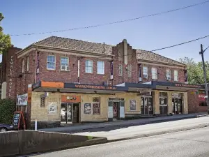 ナイトキャップ アット ピンブル ホテル