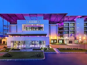 Legend Hotel Lagos Airport, Curio Collection by Hilton