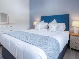 Beach Haven Hideout - 2 Bedroom - Milford Haven