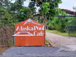 Alaska Pool Cafe&Homestay2