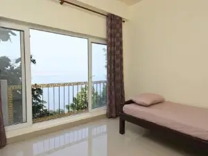 Camilla Living- A Luxury Escape by the Riverside!