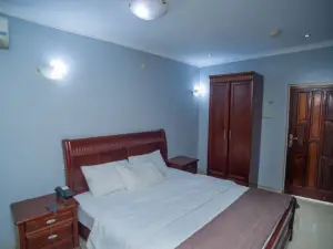 Extra-Large Room, Free Breakfast