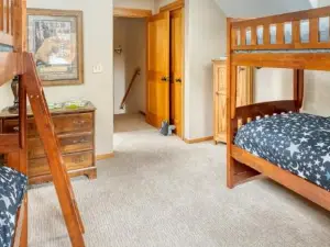 Spring Home 6 Cozy 4BR Cabin in Black Butte Ranch
