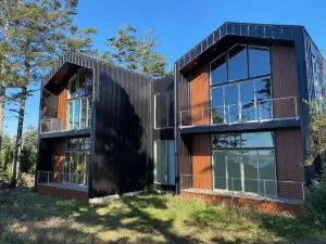 Osprey House Hemlock Suite: Ocean & Lake Views