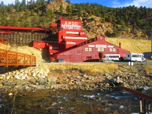 SNOWBOARD AND SKI IN THE MOUNTAINS! ENJOY HOT SPRINGS, SCENIC DRIVES, CASINOS