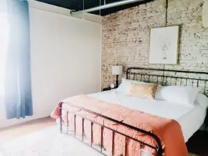 Newly renovated apartment in historic downtown Manchester