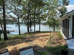 Lake Hartwell Hideaway 20 Minutes to Clemson!