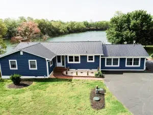 FAMILY FRIENDLY CREEKSIDE GETAWAY - HIDEAWAY AND ENJOY THE FAMILY MOMENTS