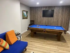 Quiet Private House w Hot Tub/Fire Pit/Games