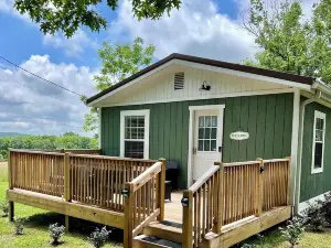 June 9-13-99.00 A Night-Cute-Cozy-Clean Cottage with Hot Tub-Minutes to Fcf Park